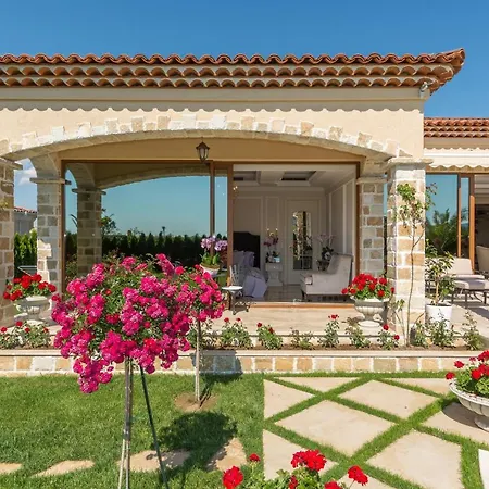 Eden Park Luxury Луксозна вила *