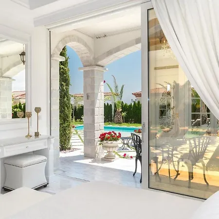 Луксозна вила Eden Park Luxury Слънчев бряг