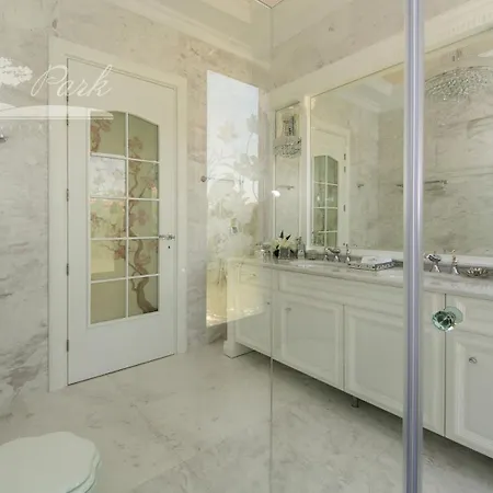 Eden Park Luxury Villa