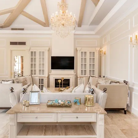 Eden Park Luxury Villa Napospart