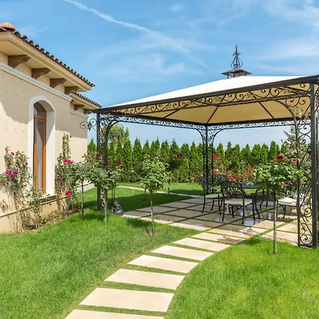 Eden Park Luxury Villa