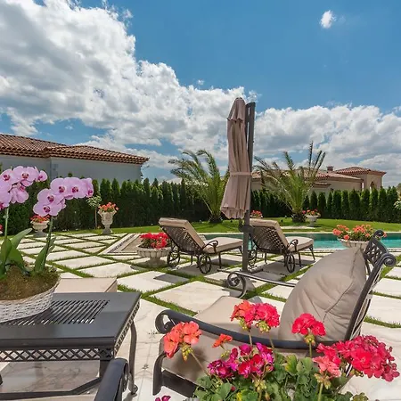 Eden Park Luxury Villa *