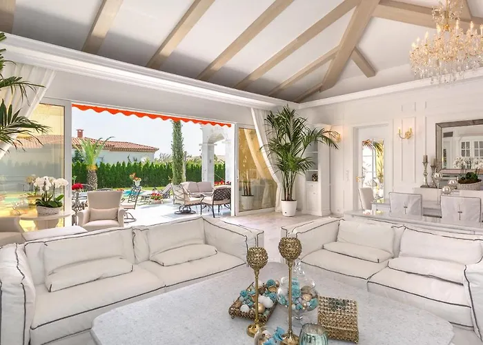 Eden Park Luxury Σάνι Μπιτς