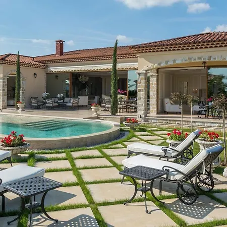 فيلة Eden Park Luxury