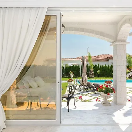 فيلة Eden Park Luxury ساني بيتش