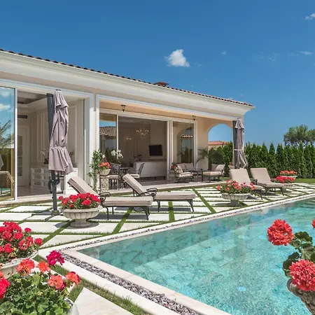 فيلة Eden Park Luxury *
