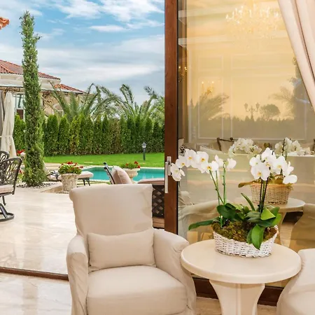 Eden Park Luxury ساني بيتش