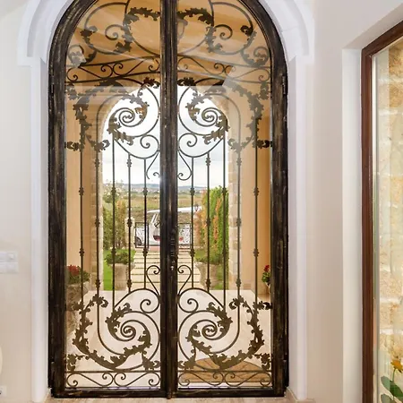 Eden Park Luxury Villa