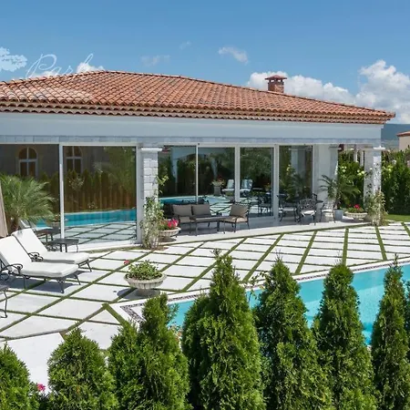 Eden Park Luxury فيلة