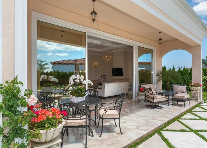 Вилла Eden Park Luxury *