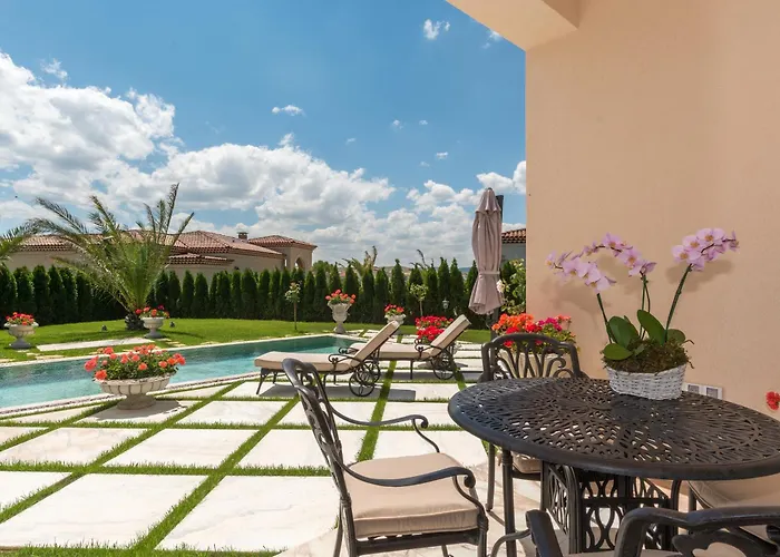 Eden Park Luxury Солнечный берег