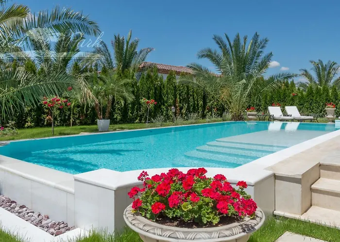 Вилла Eden Park Luxury