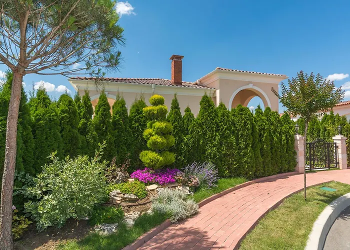 Eden Park Luxury Вилла