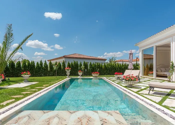 Вилла Eden Park Luxury