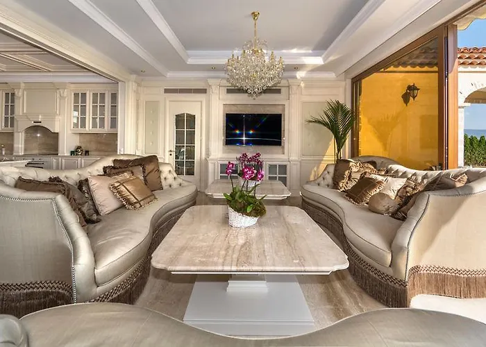 Вилла Eden Park Luxury *