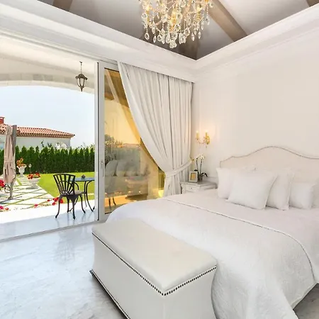 Луксозна вила Eden Park Luxury *