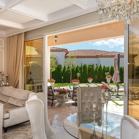 Eden Park Luxury Villa *